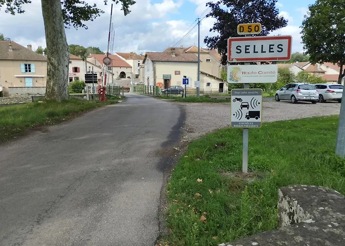 Au Nid D\'Hirondelles