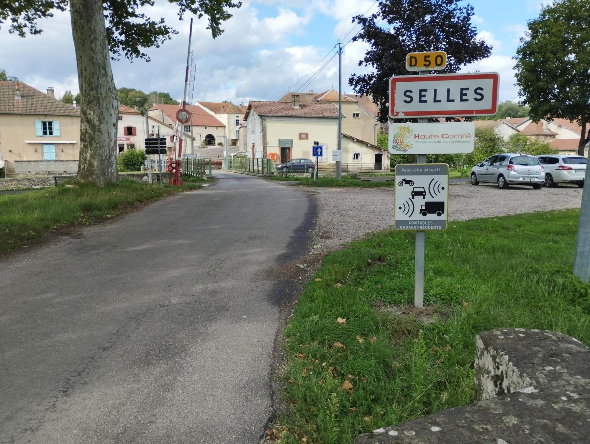 Au Nid D'hirondelles